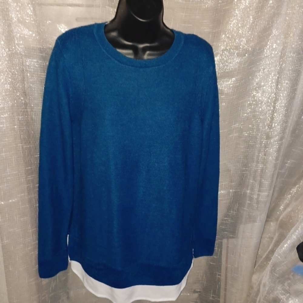 NWOT. HILARY RADLEY Sweater Shirt